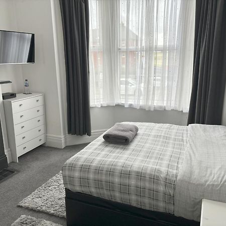Copperfield Apartment Cardiff Bagian luar foto